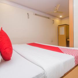 Capital O Orbit Inn Near Infiniti Mall, hotel em Mumbai