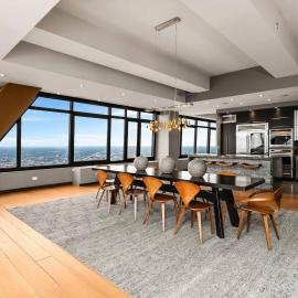 Apartment Expansive views of Lake Michigan