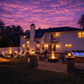 Luxury 5BR Retreat - Hot Tub - Game Room - 2 Fire Pits