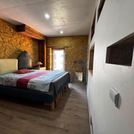 Room in a private home 15 minutes from Lux City, hotel em Kopstal
