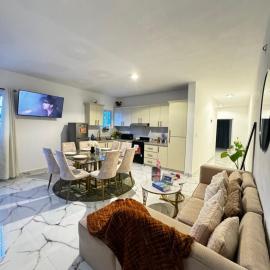 Apartamentos SCARLEM, hotel in Higuey