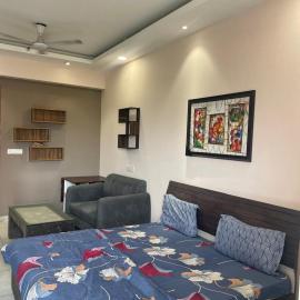 Happy studio, hotel i Noida