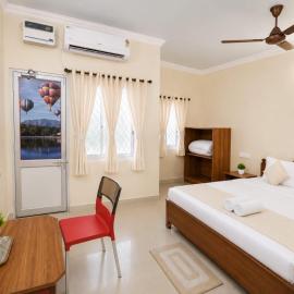 Hotel Oceano, hotel in Puri