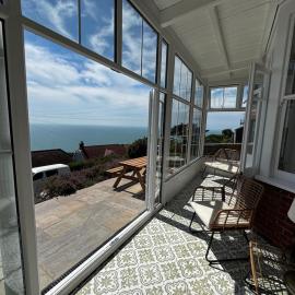 NEW 'Seavista' Large Family Coastal Home Sea Views