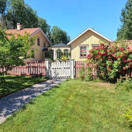 Ängbacka, hotel in Rejmyre