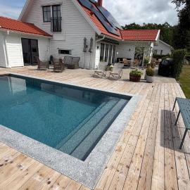 Large villa with pool centrally located near the sea, hotel em Färjestaden