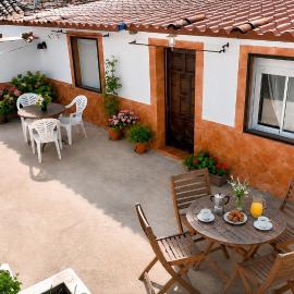 Casa de la Abuela - Encanto rural para grupos, Hotel in Campofrío