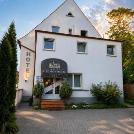 Hotel Mainbrücke، فندق في كيتسينغن