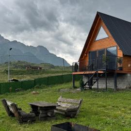 Lunara Chalet