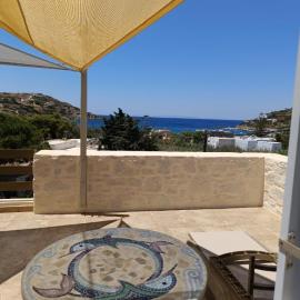 Mosaic house by the sea, hotel Kíniben