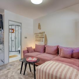 Holiday House Ante