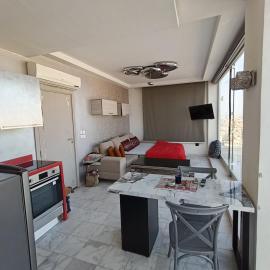 Sky View Apartment – hotel w mieście Arjana