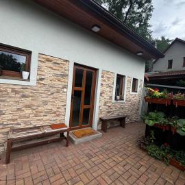Domek se zahrádkou, hotel in Zbečno
