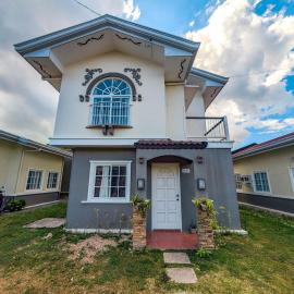Panglao 4 Bedroom Family and Group House With Pool