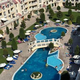Видовые 2-комнатное апартаменты в комплексе Varna South Bay, hotel in Asparukhovo