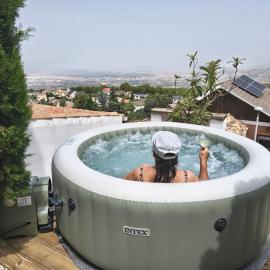 La Casita de las Gárgolas, Granada, hotelli kohteessa La Zubia
