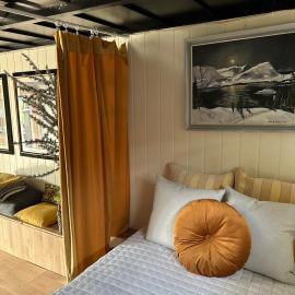 Primitiv Rustic Retreat, no shower, shared toilet, Hotel in Eidsvoll