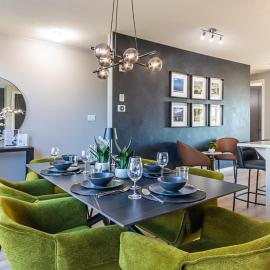 Luxury Boutique Stay with Hot Tub, Fire table, Sleeps 8 and near golf courses, hotel u gradu 'Edmonton'