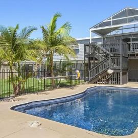 Hibiscus Close Beach Front Living, hotel a Maloney's Beach