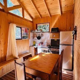 Cabin in native forest and tubs, готель у місті El Torreón