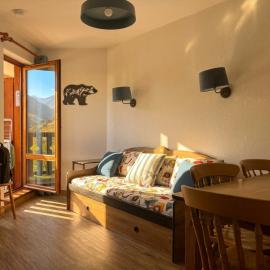 Appartement Cosy 2 chambres - En station aux pieds des pistes – hotel w mieście Saint-François-Longchamp