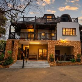 Losberg Lodge, hotel u gradu 'Fochville'