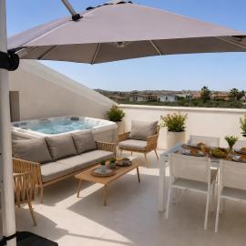 Giordano Penthouse with Spa, hotel u gradu 'Santa Maria Del Focallo'