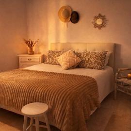Bright 8-Guest Villa 800 mGarden branches 5 minutes, Hotel in Flumini di Quartu