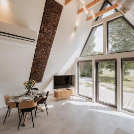 Atpūtas komplekss Pazust Priedēs - design house, hotel in Bernāti