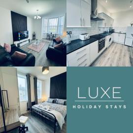 Spanish City View 1, Stylish Sea Front Apartment Free Onsite Parking, hotel in Whitley Bay