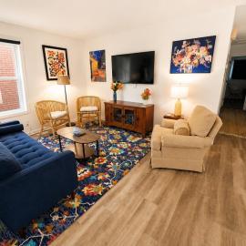 3 BR Walnut Creek Concerts, Fenced Yard, King bed, Downtown