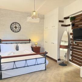 Konstantina- Studio near Athens Airport