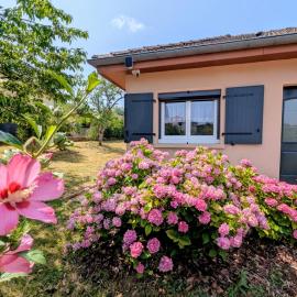 VILLA Confort - classée 4 étoiles - climatisée au calme & belle Terrasse Parking à 10 min de Besançon