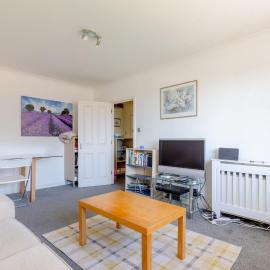 Homely 1 Bedroom Apartment in Beckton With Parking