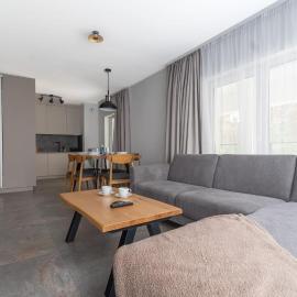 Coastline Residence - Designer Seaside Apartment with Pool, 2-Minute Walk to the Beach, hotel en Łukęcin