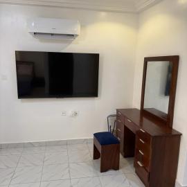 Asibbey Lodge، فندق في Ashalebotwe