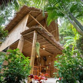 Bamboo Bay Eco Resort, hotelli kohteessa Srithanu