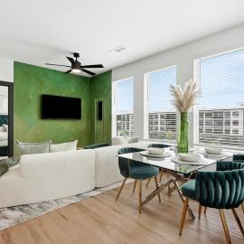 Modern Emerald Oasis Stylish Decatur Getaway, hotel in Decatur