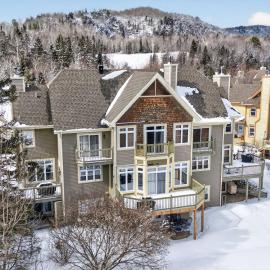 La Bête Tremblant Bright and Modern Four Bed Townhome