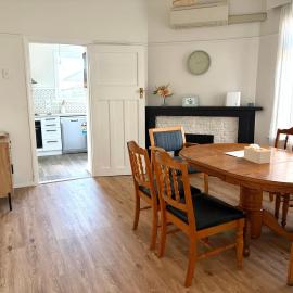 Pretty Villa Close to St Clair Beach private parking