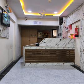 Hotel Crystal, hotell sihtkohas Gandhinagar