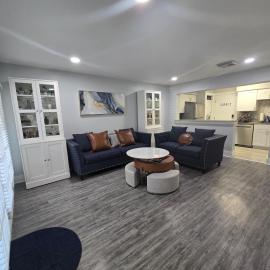 2BR Luxury North Dallas Condo with Private Garage、ダラスのホテル