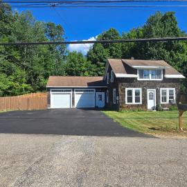 Lakes Region Family Getaway & Pet Friendly, hotel u gradu 'Belmont'