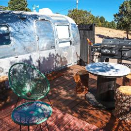 New Mexico Airstream Rental for a Mystical Ranch Getaway، فندق في Nogal