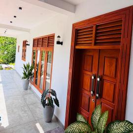 The Oasis, hotel in Kamburugamuwa