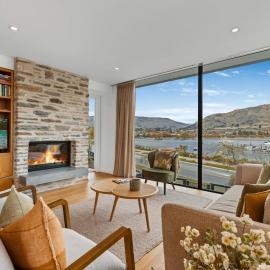 Marina Views - Luxury Apartment