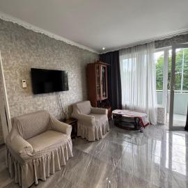მყუდრო აპარტამენტი ანაკლიაში, Cozy Apartment in Anaklia, hotelli kohteessa Zugdidi