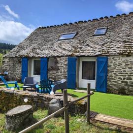 Gîte de l'Escoutal La Campagnarde، فندق في Le Bleymard