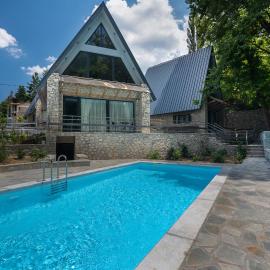 LF Parnassos Chalet, hotel in Eptalofos