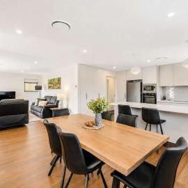 Villa Two NEW 2 Bed Bath 10 min to Airport CBD
